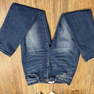 Classic Straight-Leg Jeans in Dark Blue Wash